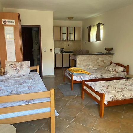 Apartments Monte Casa Бар Экстерьер фото