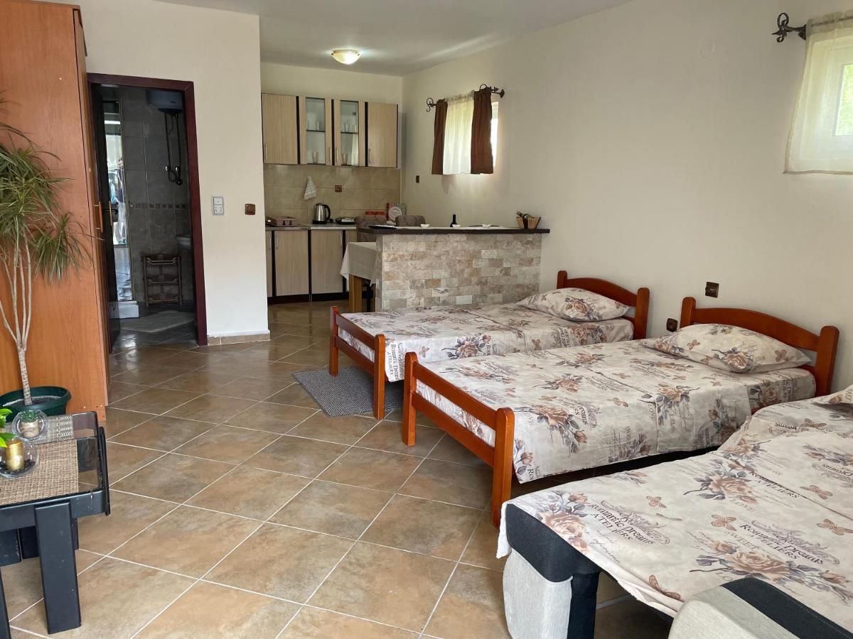 Apartments Monte Casa Бар Экстерьер фото
