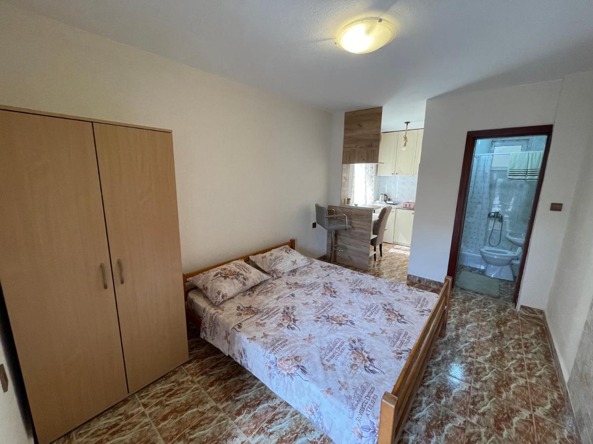 Apartments Monte Casa Бар Экстерьер фото